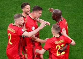欧洲杯小组赛：卢卡库梅开二度默尼耶破门比利时3-0大胜俄罗斯